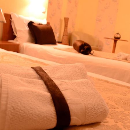 Hotel Pine Skopie Habitación foto