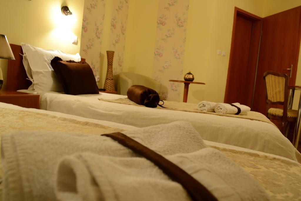 Hotel Pine Skopie Habitación foto